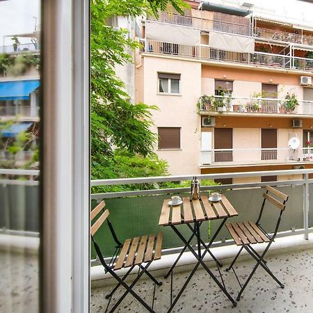 Stunning Αpartment Ιn Τhe Heart Athens. Apartment ภายนอก รูปภาพ