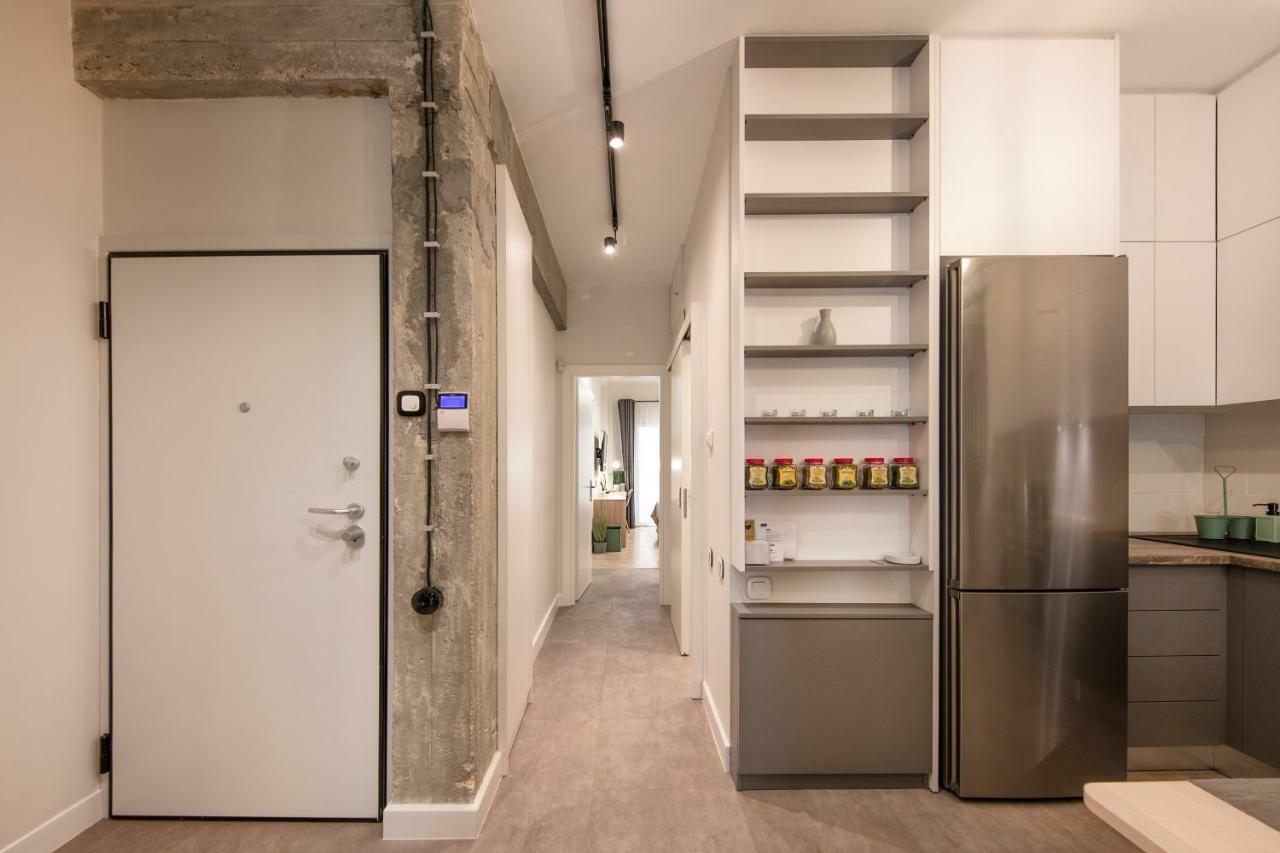 Stunning Αpartment Ιn Τhe Heart Athens. Apartment ภายนอก รูปภาพ