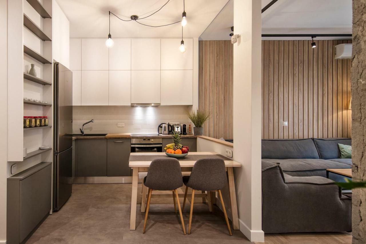 Stunning Αpartment Ιn Τhe Heart Athens. Apartment ภายนอก รูปภาพ
