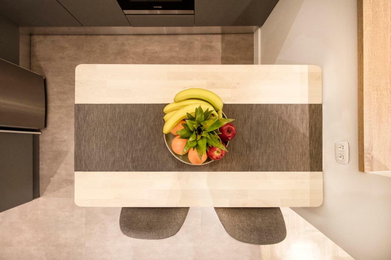 Stunning Αpartment Ιn Τhe Heart Athens. Apartment ภายนอก รูปภาพ